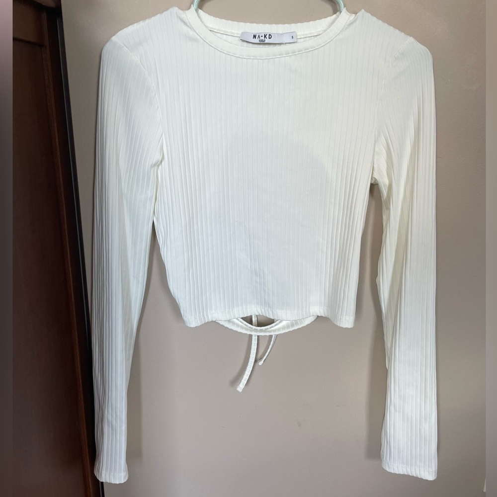 NA-KD Backless Ribbed White Top - Picture 2 of 4